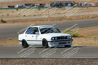media/Oct-01-2022-Team Topak Racing (Sat) [[f860fb51be]]/2-Inter Low 2/session 1 turn 3/